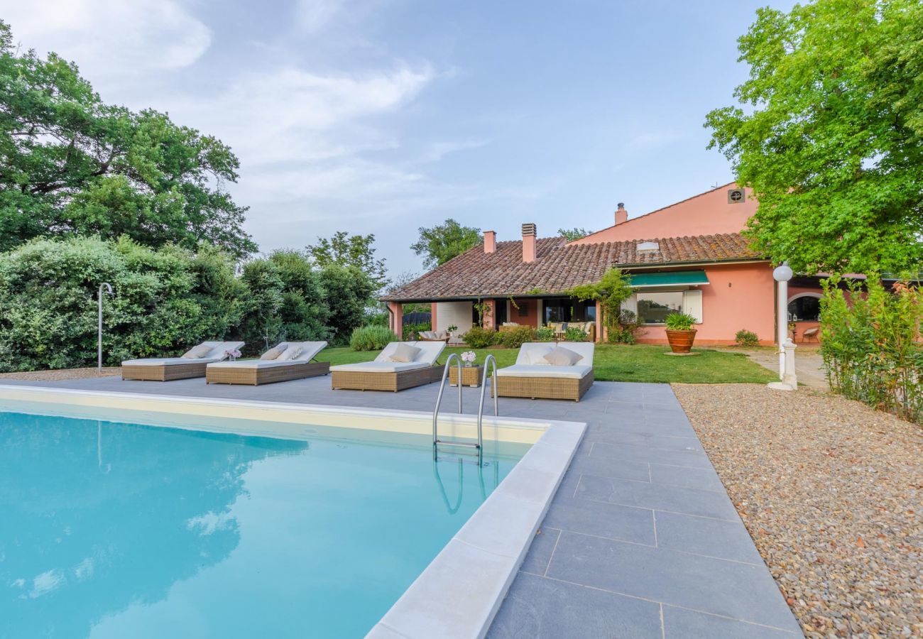 Villa a Bientina - Cà Uvenere, a spacious 6 bedrooms Villa with Private Pool on the Tuscan Hills of Santa Colomba by Pontedera and Bientina