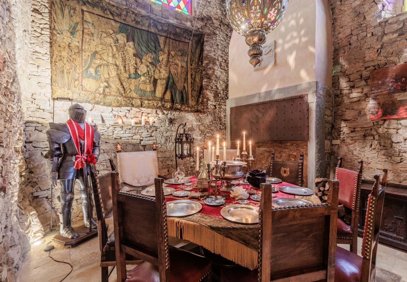 Villa a Borgo a Mozzano - Gran Burrone Castle