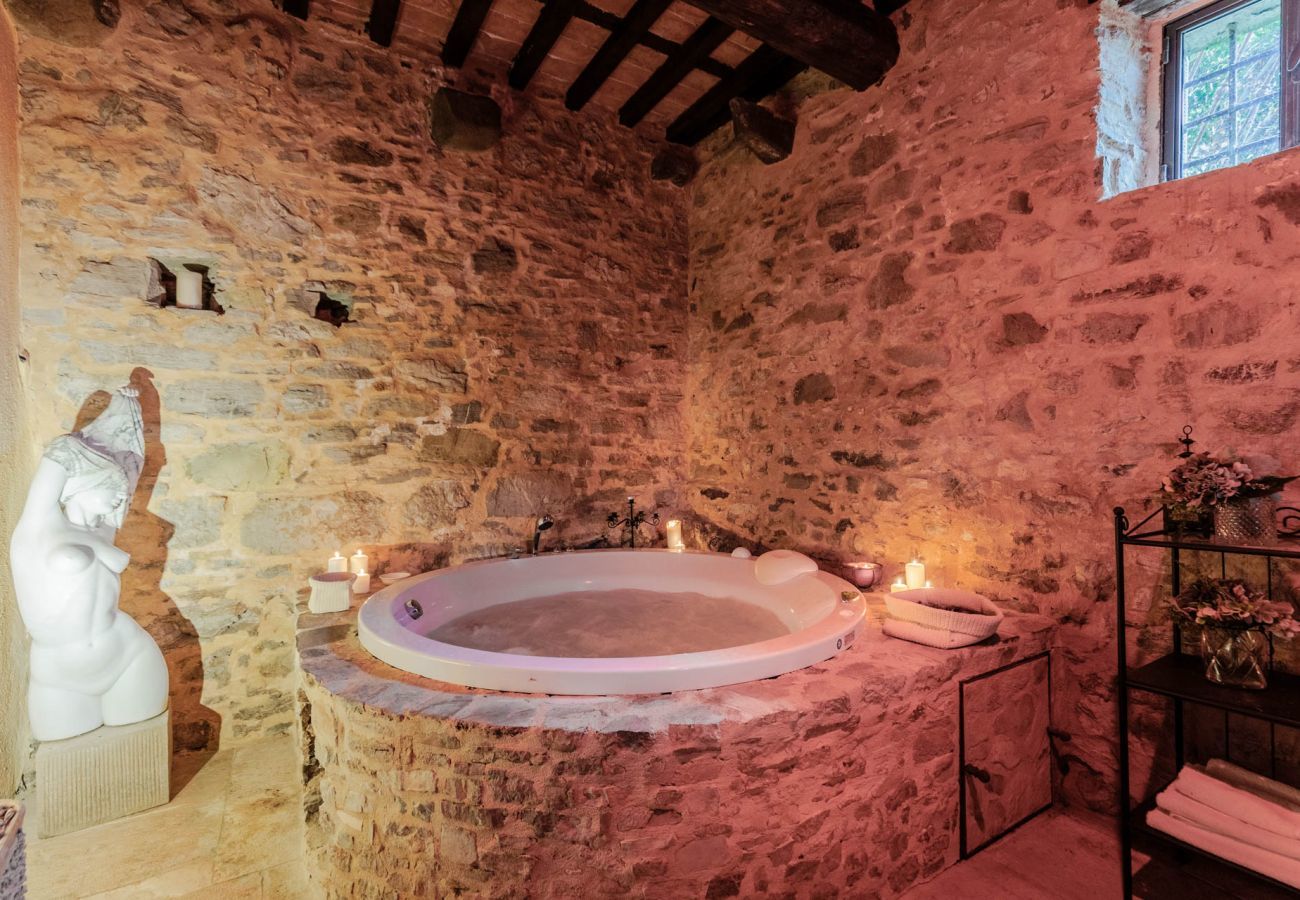Villa a Borgo a Mozzano - Gran Burrone Castle
