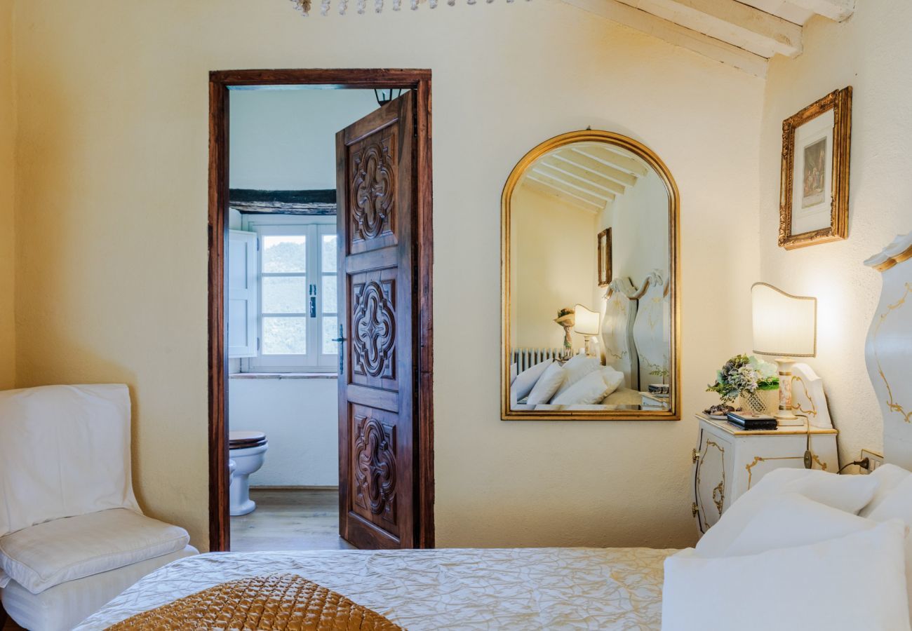 Villa a Borgo a Mozzano - Gran Burrone Castle