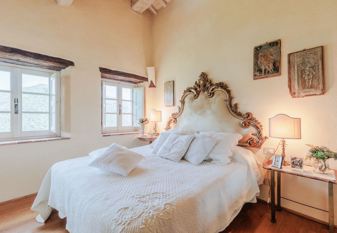 Villa a Borgo a Mozzano - Gran Burrone Castle