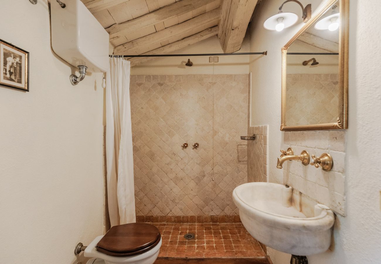 Villa a Borgo a Mozzano - Gran Burrone Castle