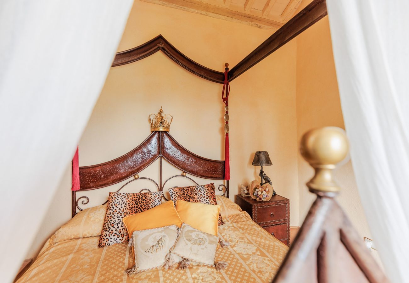 Villa a Borgo a Mozzano - Gran Burrone Castle