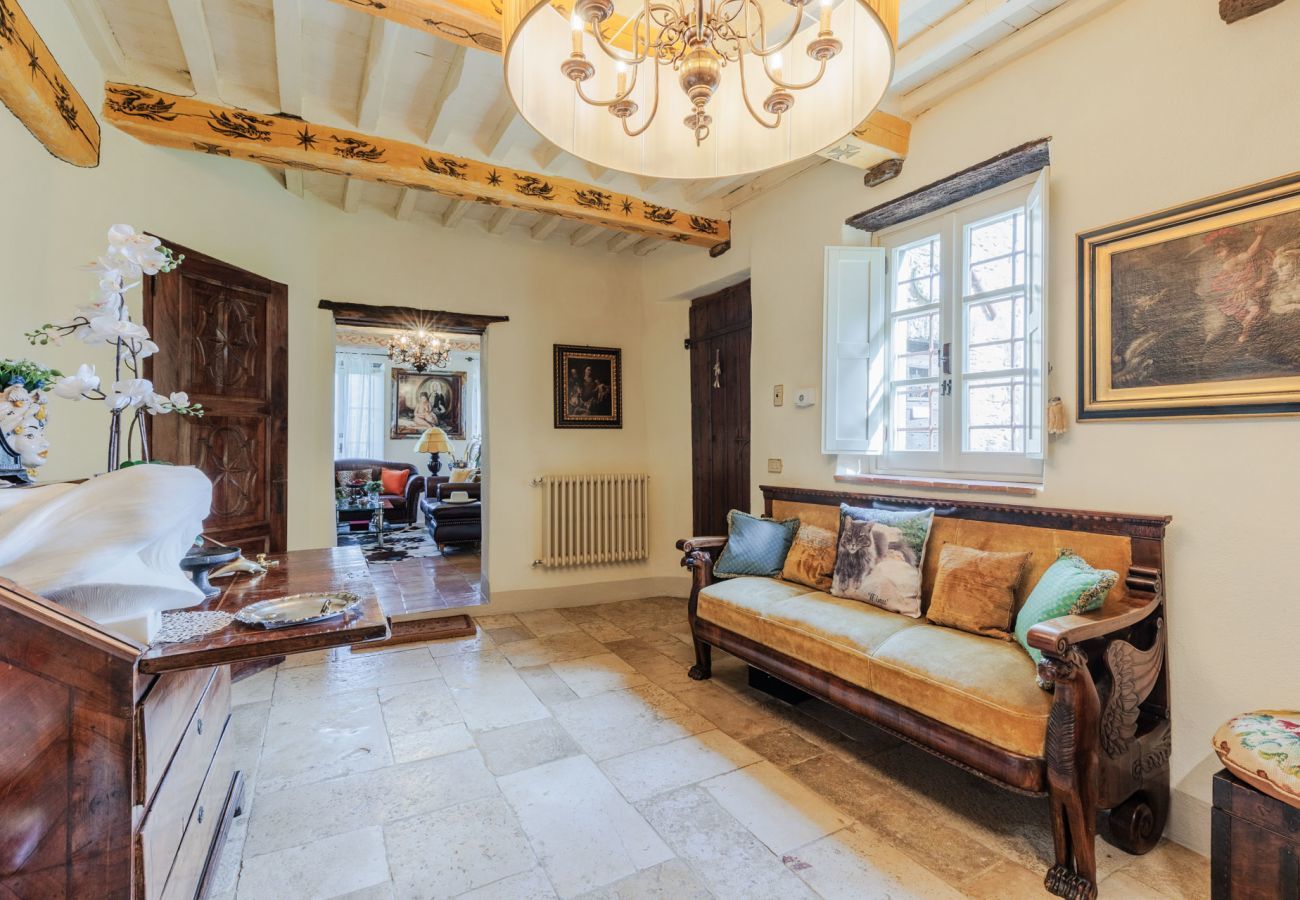 Villa a Borgo a Mozzano - Gran Burrone Castle