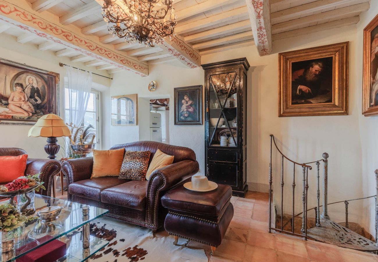 Villa a Borgo a Mozzano - Gran Burrone Castle