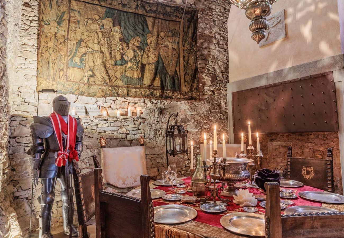 Villa a Borgo a Mozzano - Gran Burrone Castle