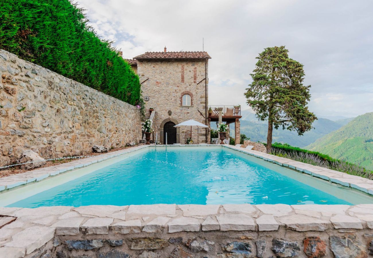 Villa a Borgo a Mozzano - Gran Burrone Castle, a Luxury Castle with Pool in Borgo a Mozzano close to Lucca and Garfagnana
