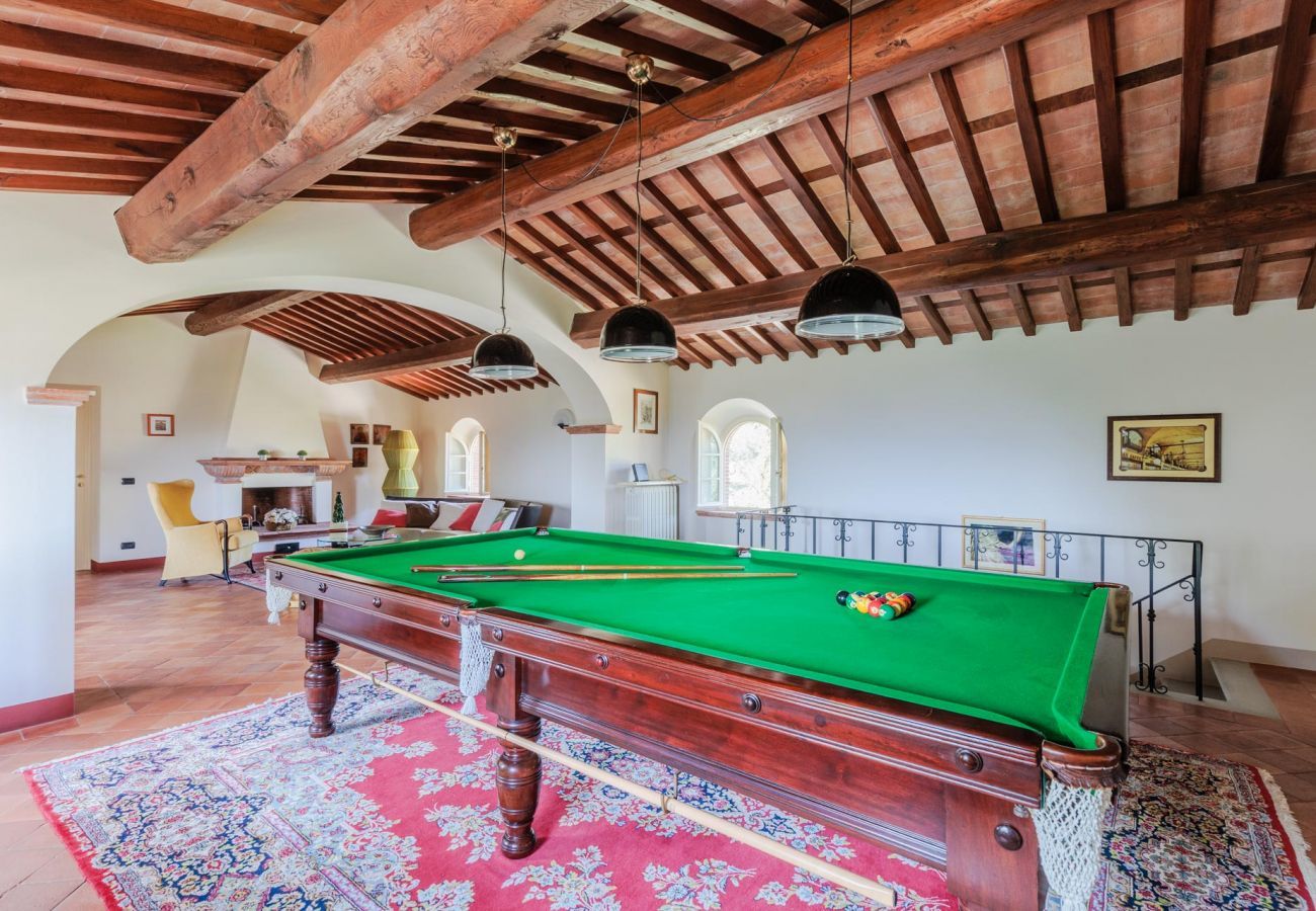 Villa a Lucca - Villa Rapondi, a stone farmhouse with incredible view and private jucuzzi hot tub in Lucca