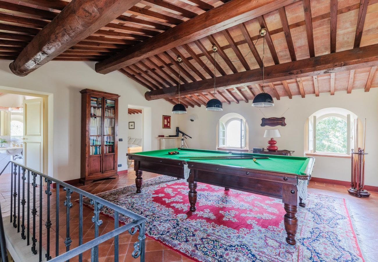 Villa a Lucca - Villa Rapondi, a stone farmhouse with incredible view and private jucuzzi hot tub in Lucca