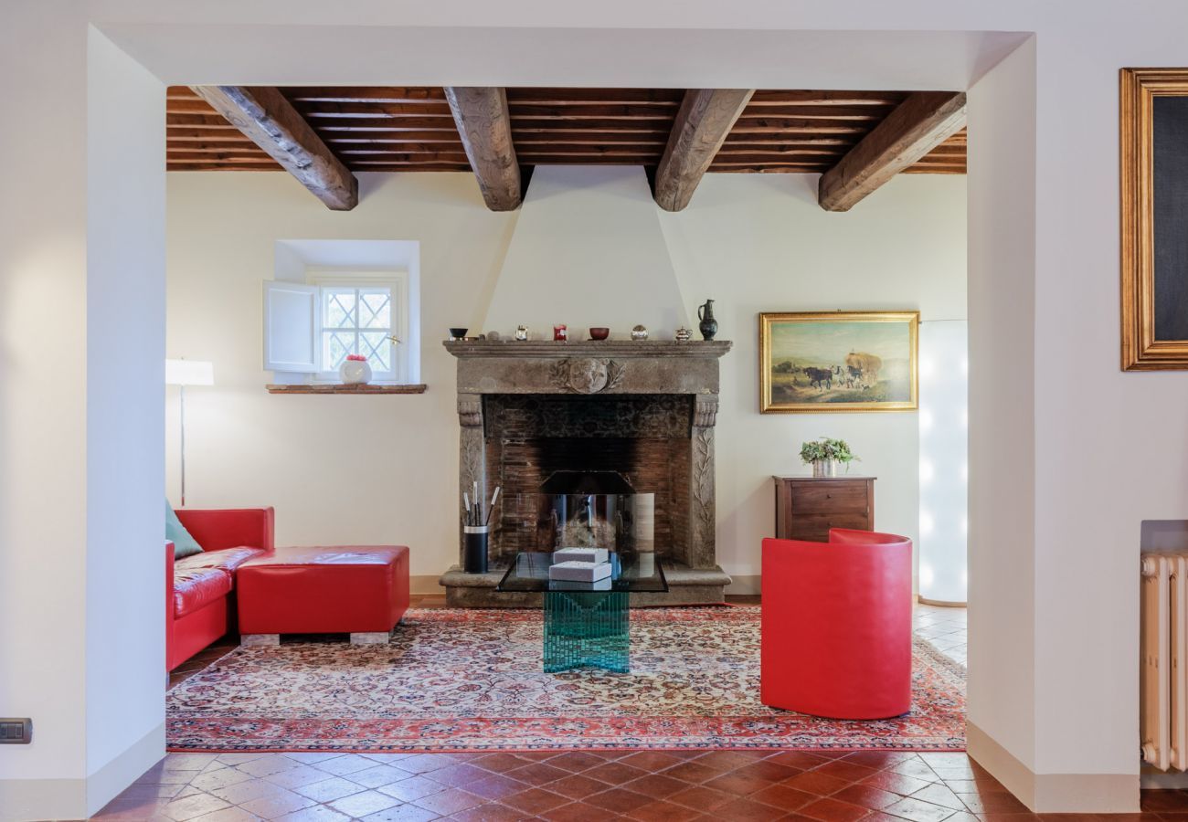 Villa a Lucca - Villa Rapondi, a stone farmhouse with incredible view and private jucuzzi hot tub in Lucca