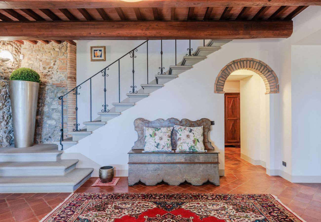 Villa a Lucca - Villa Rapondi, a stone farmhouse with incredible view and private jucuzzi hot tub in Lucca
