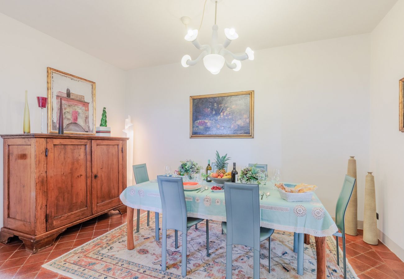 Villa a Lucca - Villa Rapondi, a stone farmhouse with incredible view and private jucuzzi hot tub in Lucca