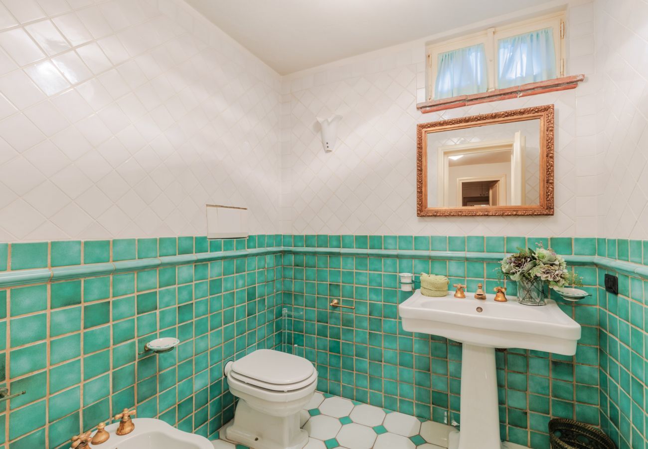 Villa a Lucca - Villa Rapondi, a stone farmhouse with incredible view and private jucuzzi hot tub in Lucca