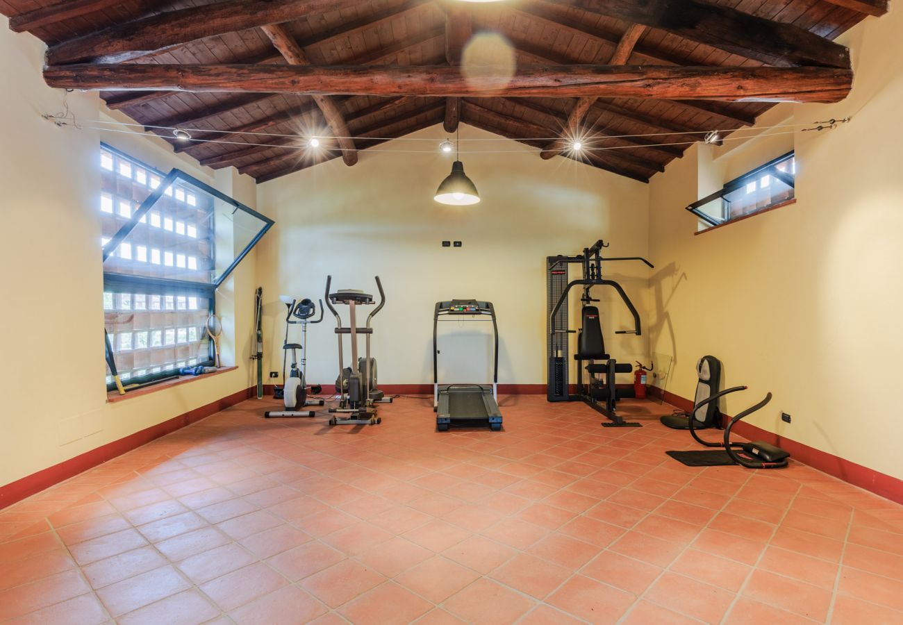 Villa a Lucca - Villa Rapondi, a stone farmhouse with incredible view and private jucuzzi hot tub in Lucca