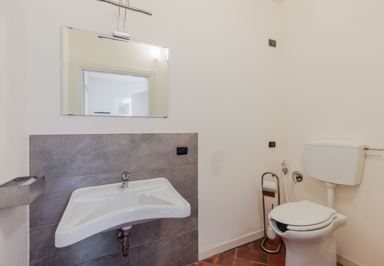 Villa a Lucca - Villa Rapondi, a stone farmhouse with incredible view and private jucuzzi hot tub in Lucca