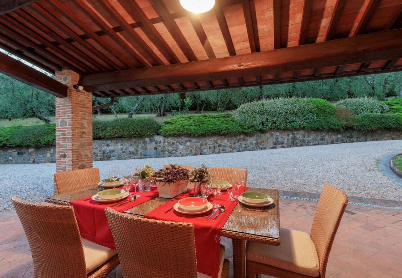 Villa a Lucca - Villa Rapondi, a stone farmhouse with incredible view and private jucuzzi hot tub in Lucca
