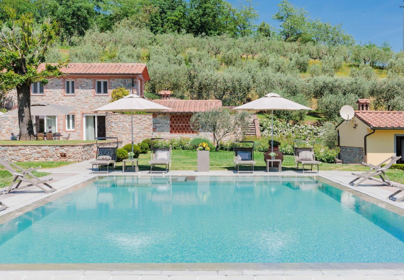 Villa a San Ginese - Nonno Giulivo Farmhouse, a Modern Hidden Tuscan Sanctuary with Private Pool