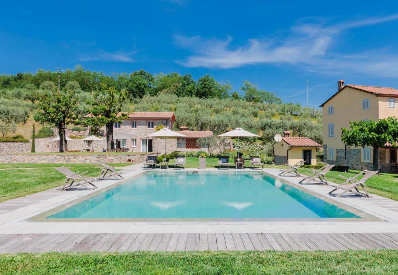 Villa a San Ginese - Nonno Giulivo Farmhouse, a Modern Hidden Tuscan Sanctuary with Private Pool