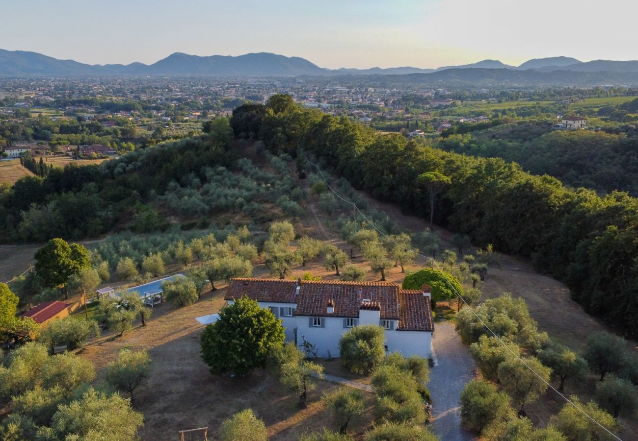 Villa a Capannori - Villa Noa, Romantic 8 bedroom Luxury Farmhouse with Private Pool on the Lucca Hills