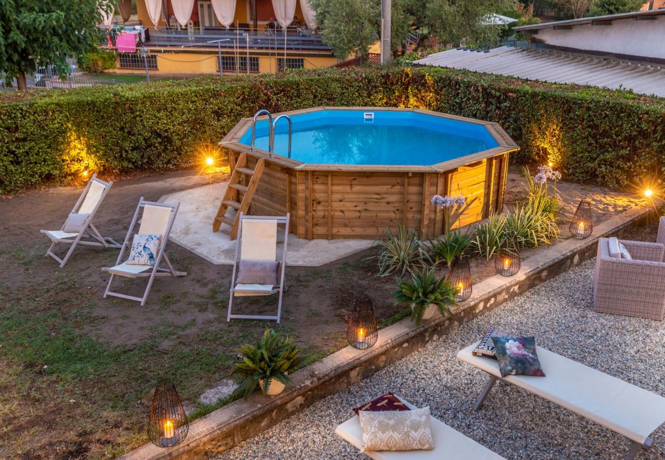 Villa a Monte San quirico - Villa Cesare, Convenient and Smart