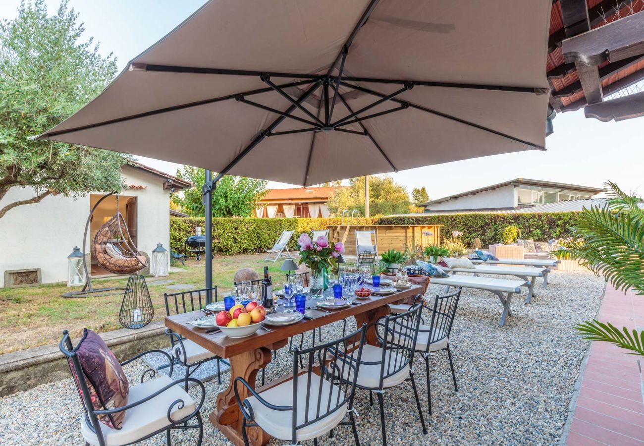 Villa a Monte San quirico - Villa Cesare, Convenient and Smart