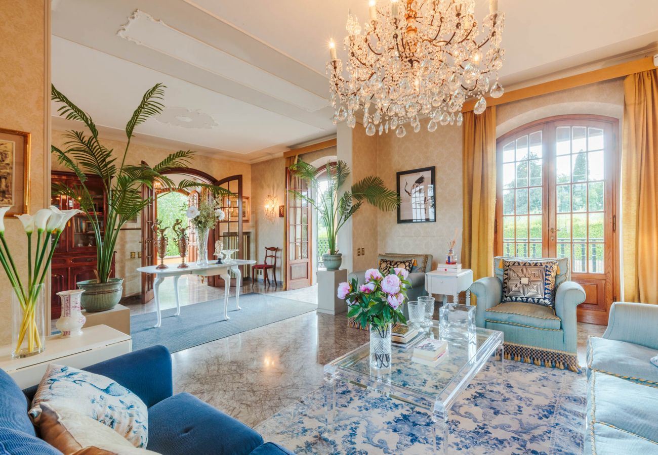 Villa a Monte San quirico - Villa Cesare, Convenient and Smart