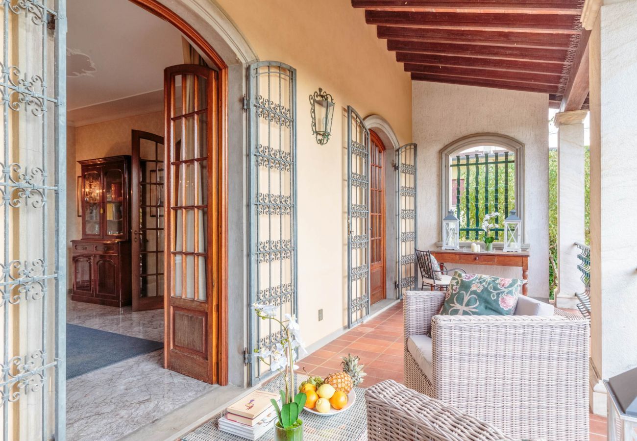 Villa a Monte San quirico - Villa Cesare, Convenient and Smart