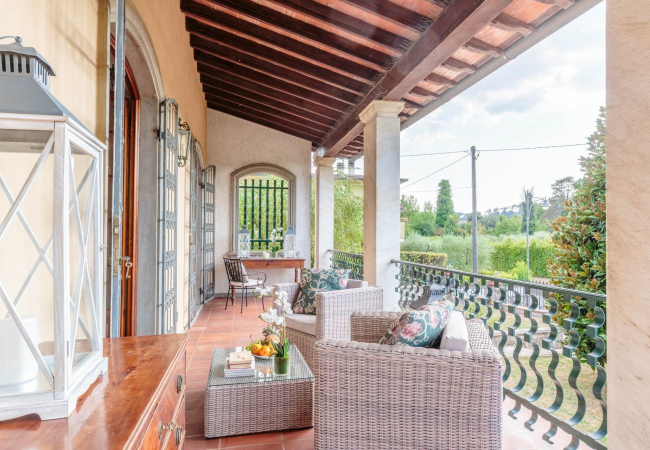 Villa a Monte San quirico - Villa Cesare, Convenient and Smart