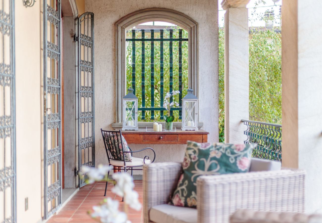 Villa a Monte San quirico - Villa Cesare, Convenient and Smart