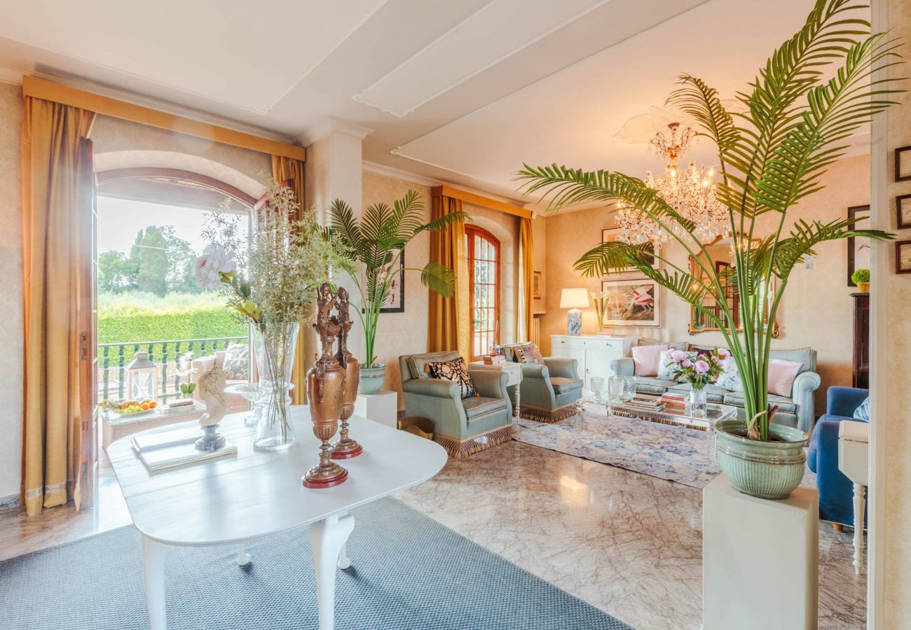 Villa a Monte San quirico - Villa Cesare, Convenient and Smart