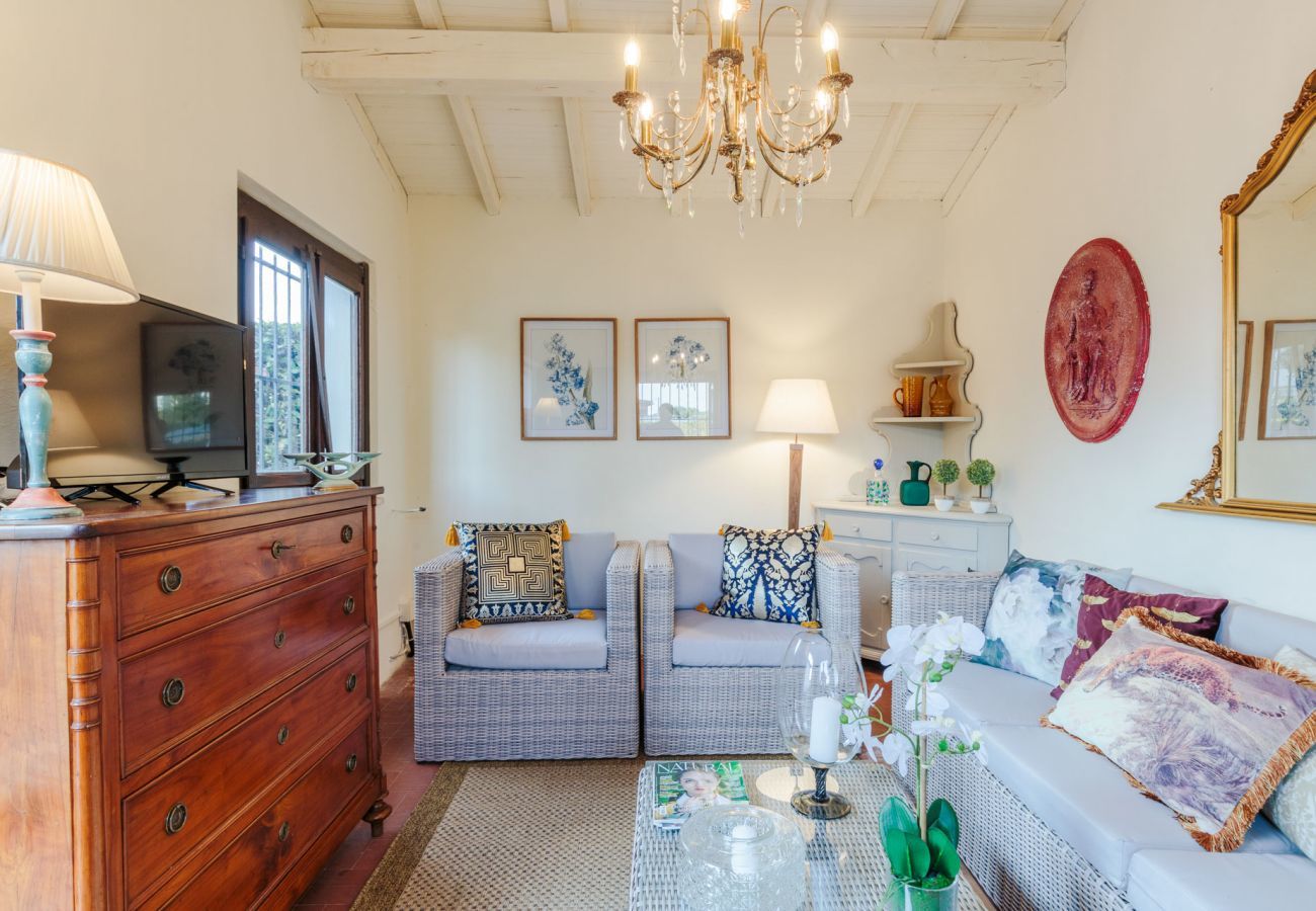Villa a Monte San quirico - Villa Cesare, Convenient and Smart