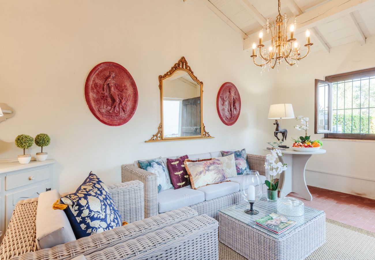 Villa a Monte San quirico - Villa Cesare, Convenient and Smart