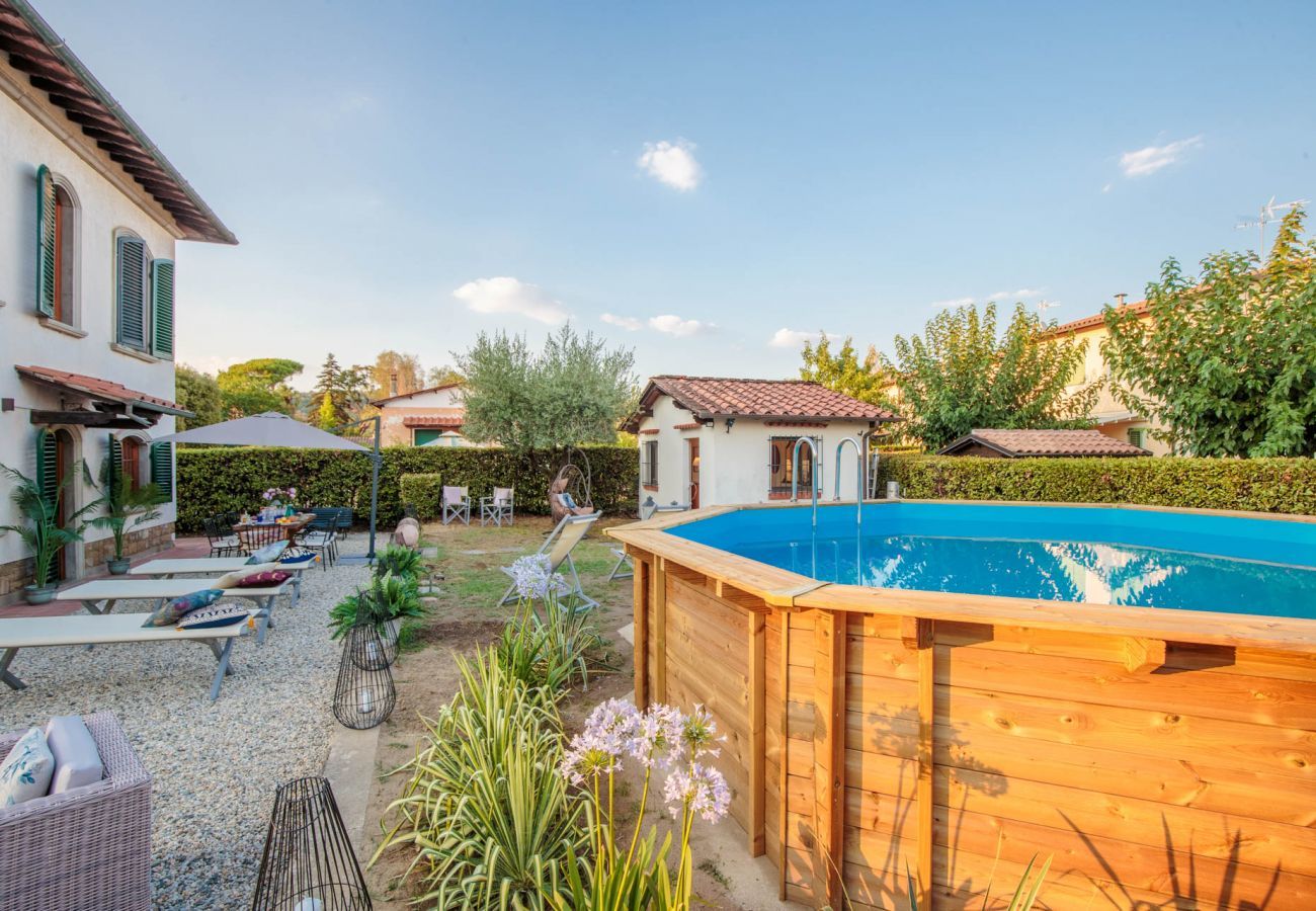 Villa a Monte San quirico - Villa Cesare, a Convenient 4 bedroom Villa with Pool close to Lucca Town