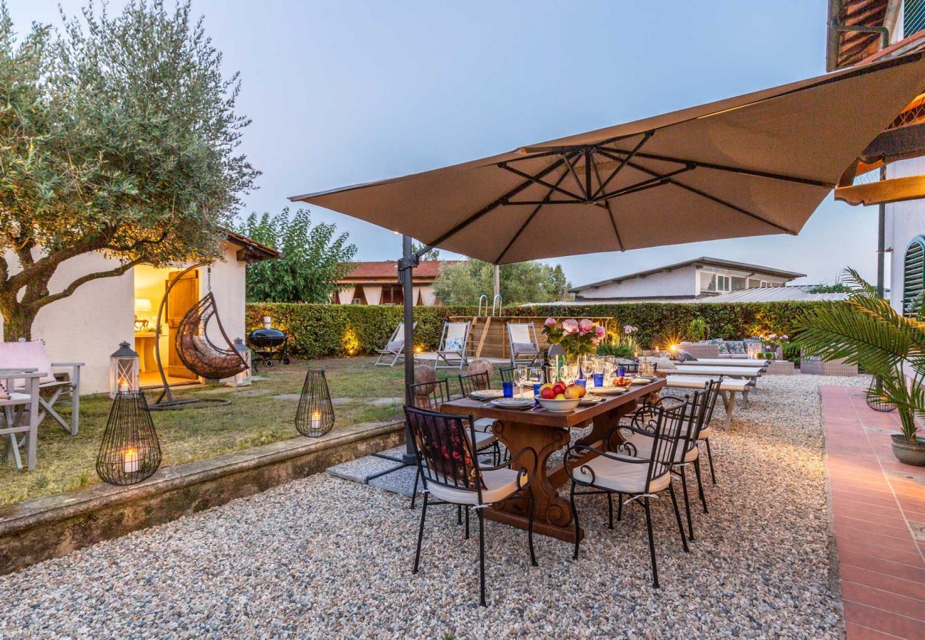 Villa a Monte San quirico - Villa Cesare, Convenient and Smart