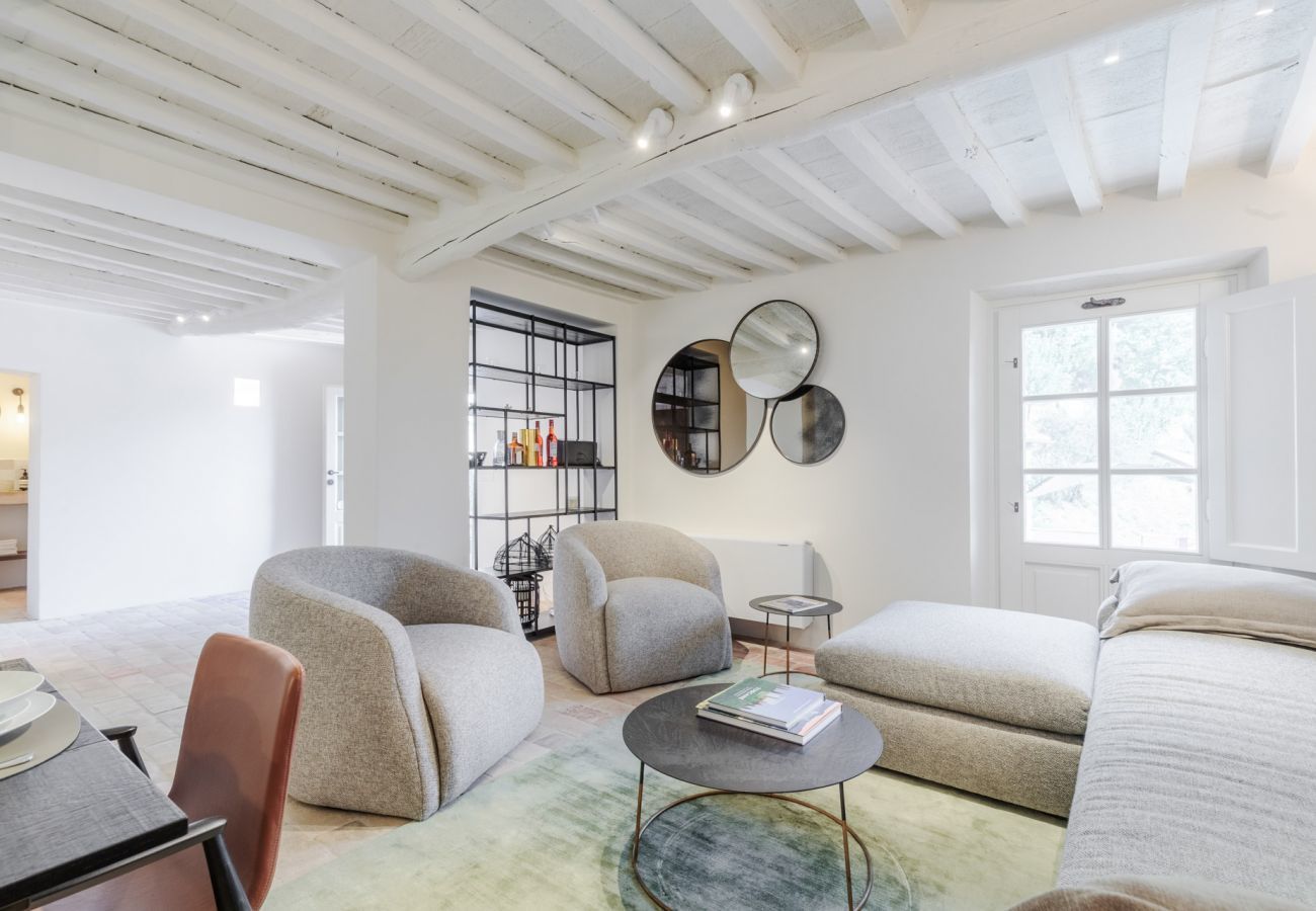 Villa a Lucca - Tramonto Farmhouse, Contemporary Tradition