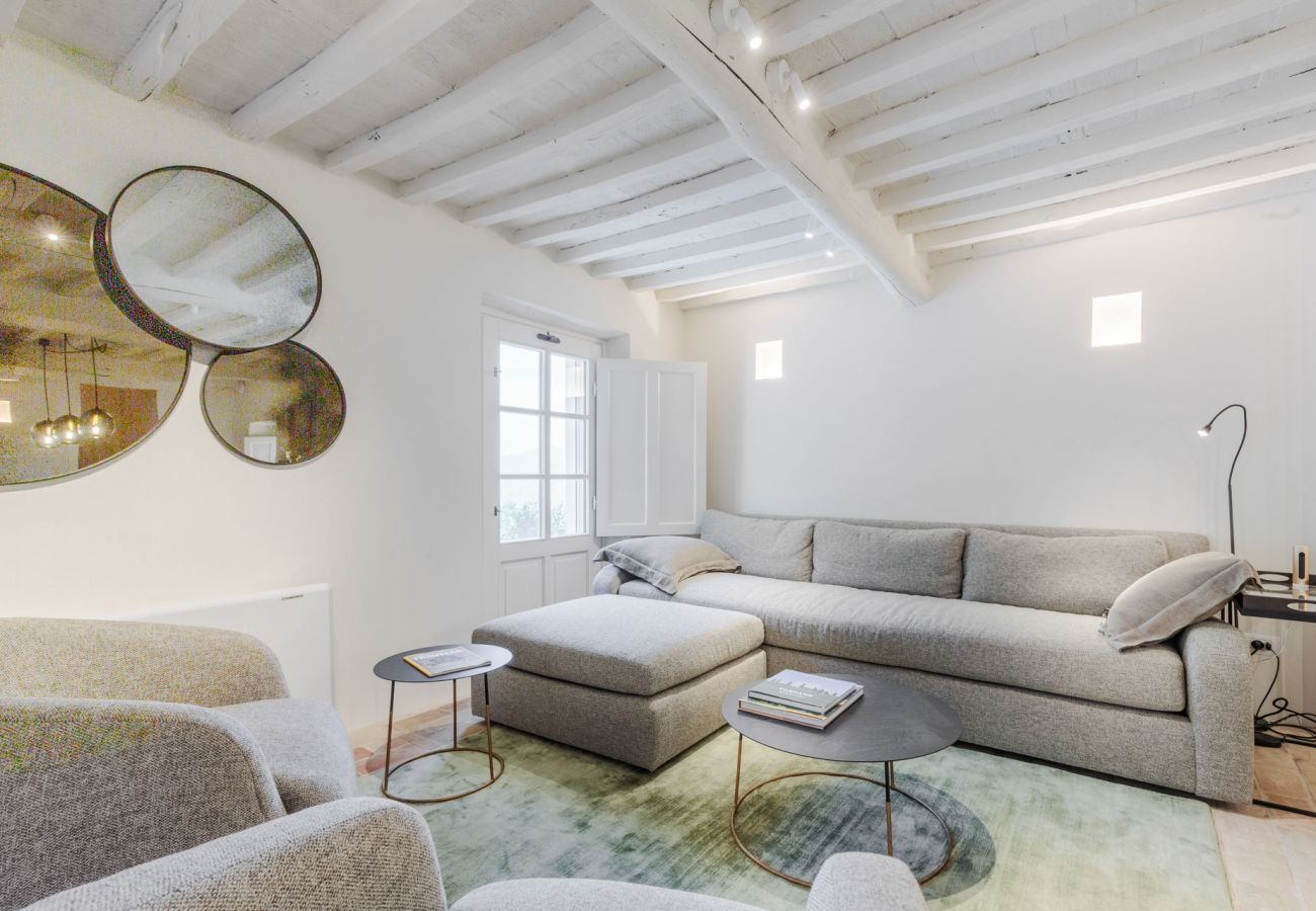 Villa a Lucca - Tramonto Farmhouse, a Luxury Retreat and a Contemporary Story of Tradition