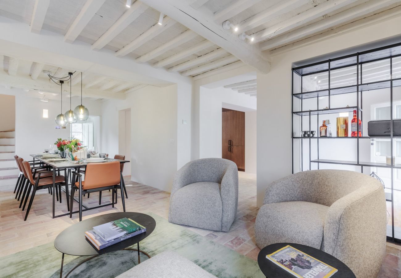 Villa a Lucca - Tramonto Farmhouse, Contemporary Tradition