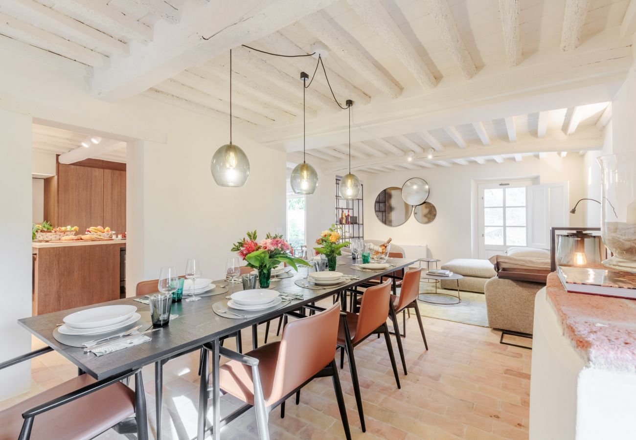 Villa a Lucca - Tramonto Farmhouse, Contemporary Tradition