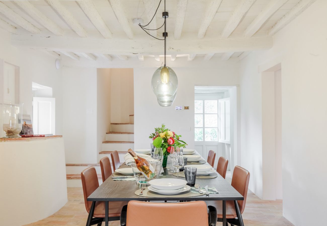 Villa a Lucca - Tramonto Farmhouse, Contemporary Tradition
