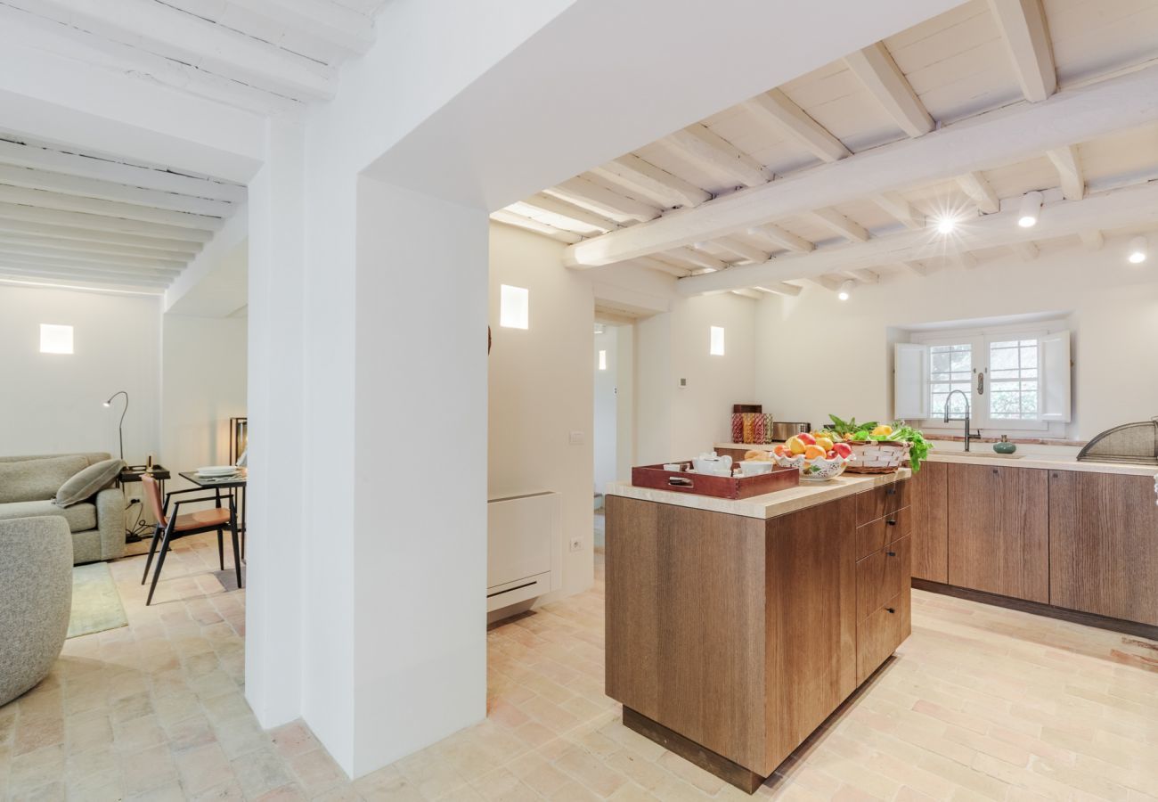 Villa a Lucca - Tramonto Farmhouse, Contemporary Tradition