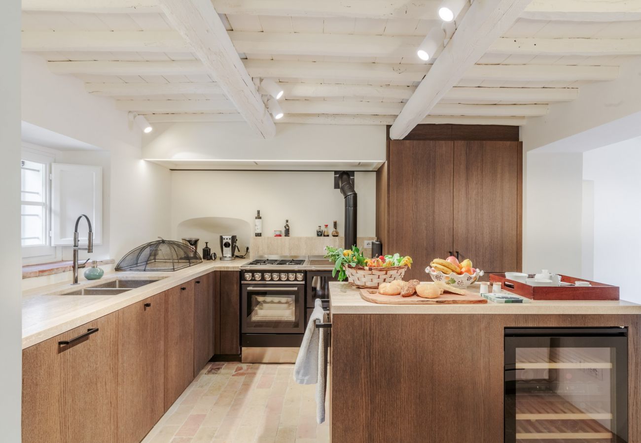 Villa a Lucca - Tramonto Farmhouse, Contemporary Tradition