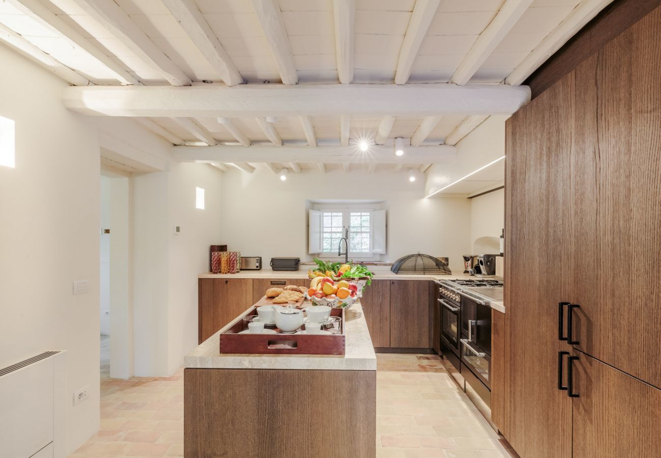 Villa a Lucca - Tramonto Farmhouse, Contemporary Tradition