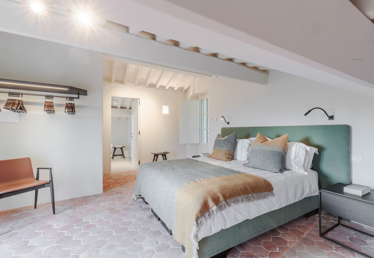 Villa a Lucca - Tramonto Farmhouse, Contemporary Tradition