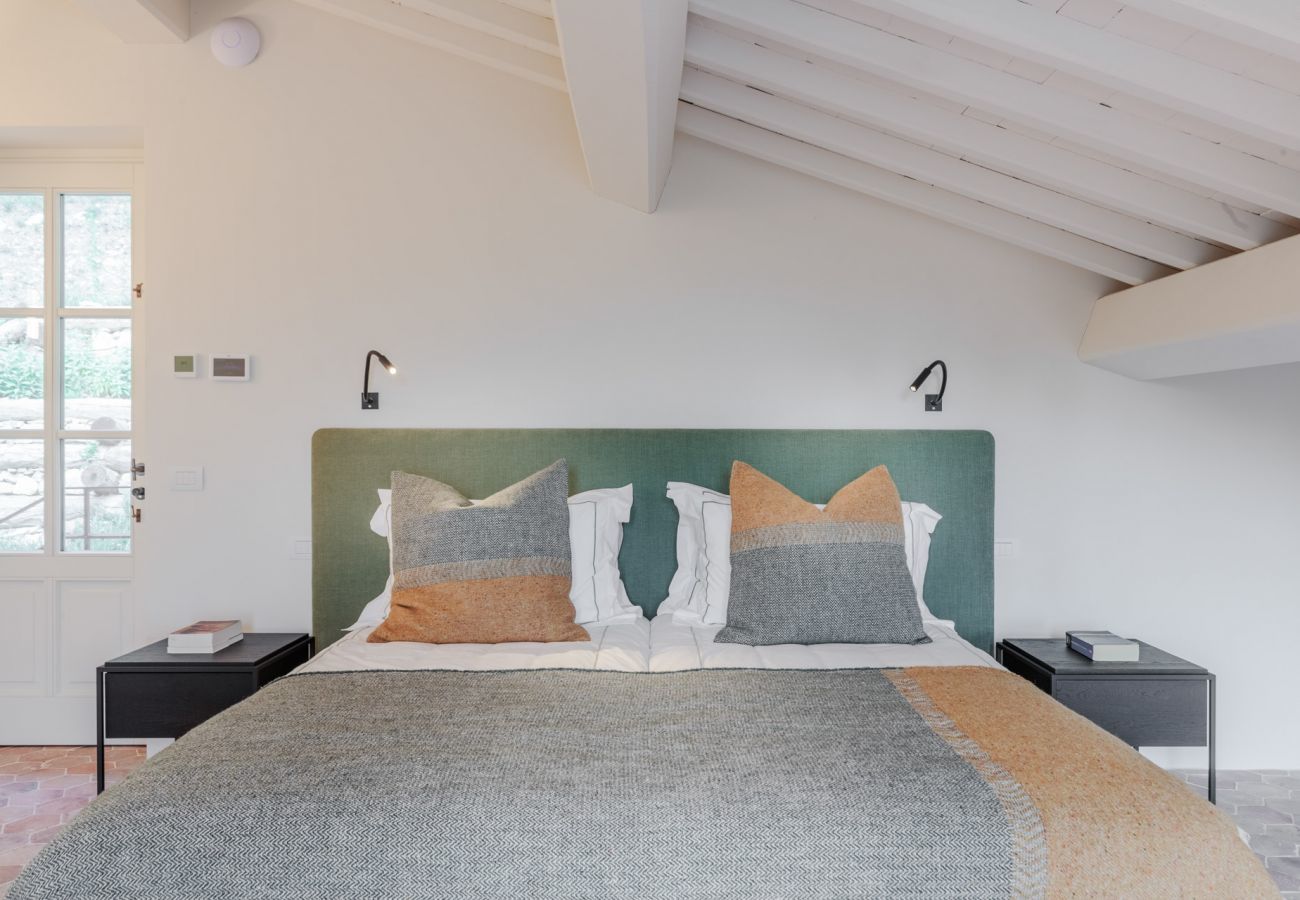 Villa a Lucca - Tramonto Farmhouse, Contemporary Tradition
