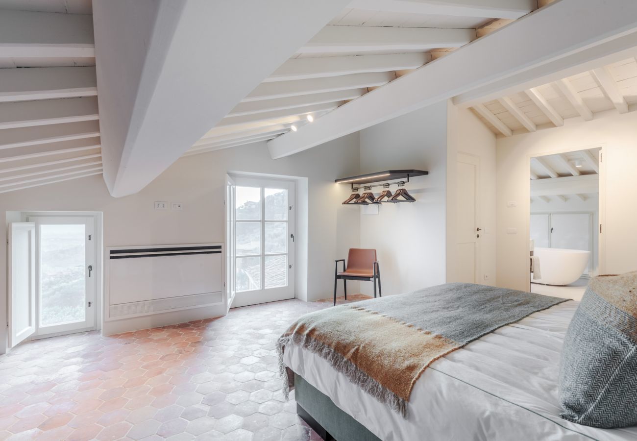 Villa a Lucca - Tramonto Farmhouse, a Luxury Retreat and a Contemporary Story of Tradition