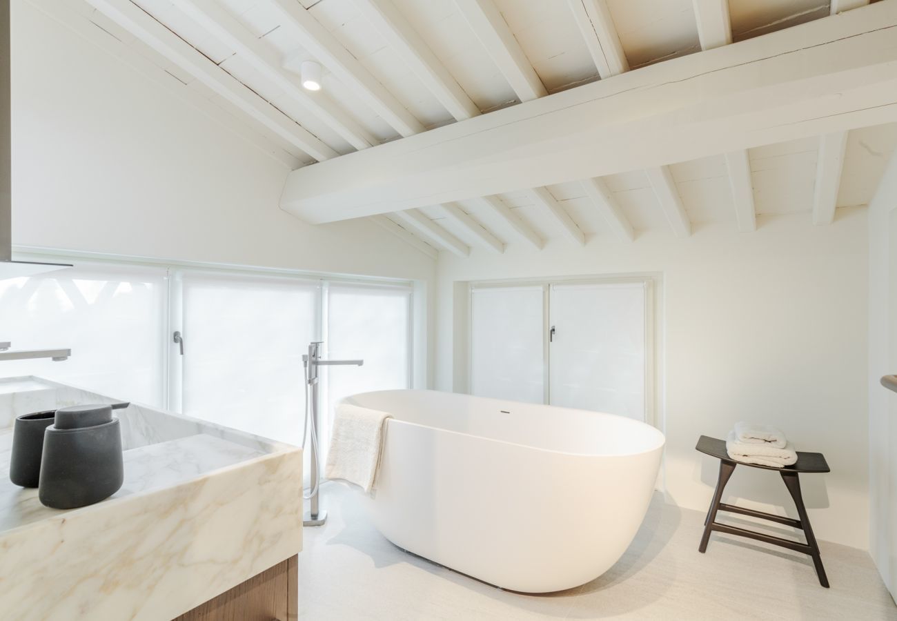 Villa a Lucca - Tramonto Farmhouse, Contemporary Tradition