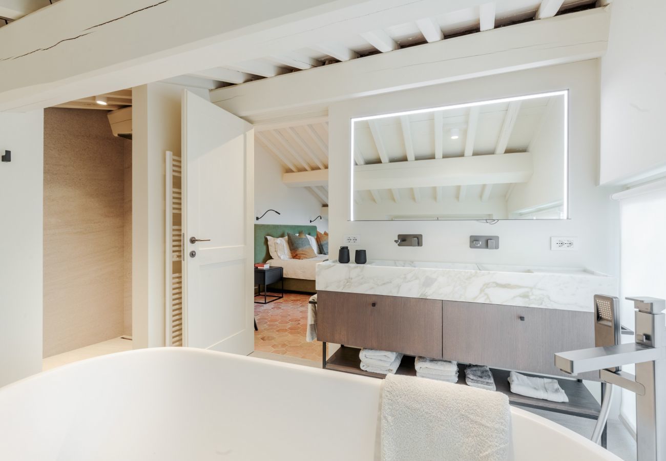 Villa a Lucca - Tramonto Farmhouse, Contemporary Tradition