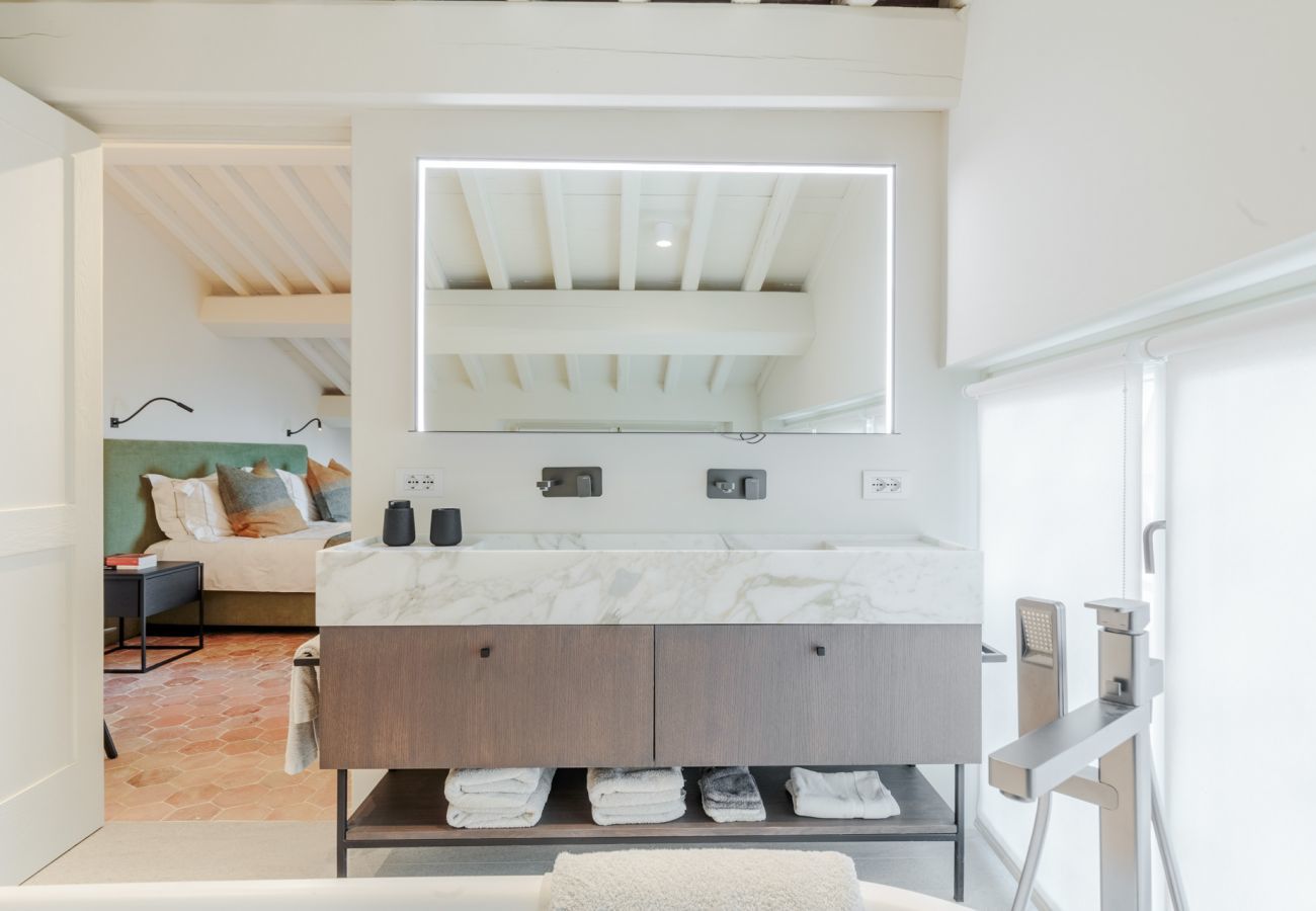 Villa a Lucca - Tramonto Farmhouse, Contemporary Tradition