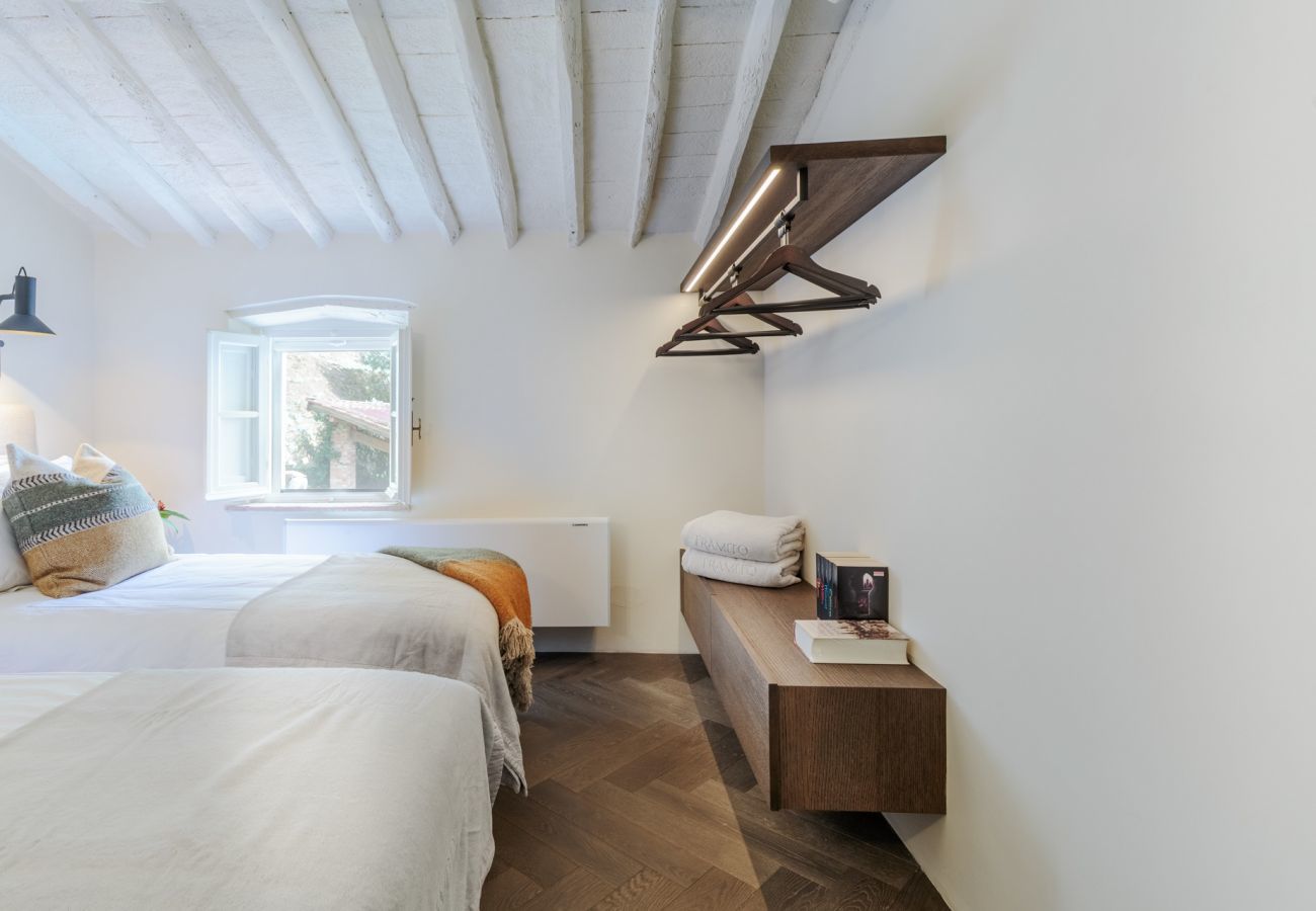 Villa a Lucca - Tramonto Farmhouse, Contemporary Tradition