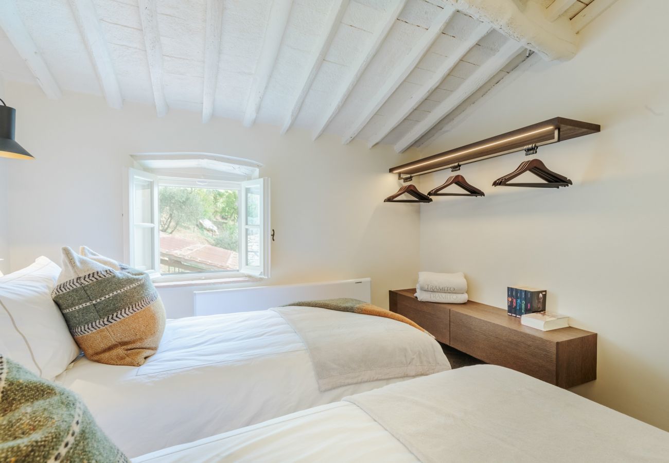 Villa a Lucca - Tramonto Farmhouse, Contemporary Tradition